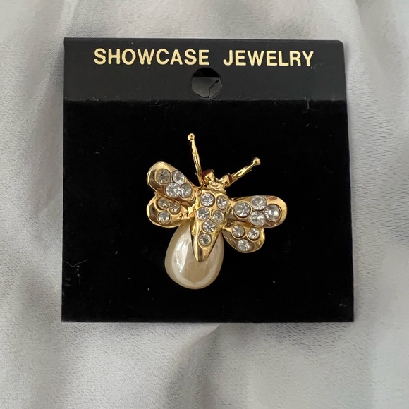 Little Bee Pin - Picture 6 of 8